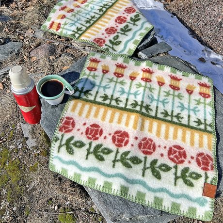 Sittunderlag KLIPPAN KARIN i 100% ekologisk lammull 43x43cm 
