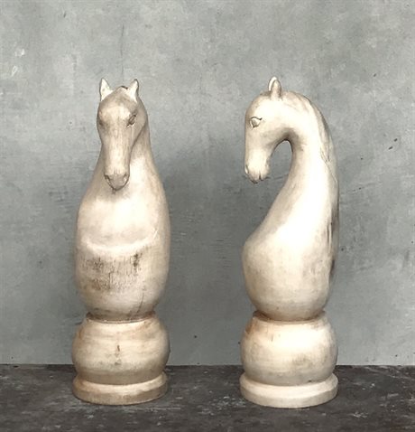 CHESS HORSE i trä Ø12cm H40cm