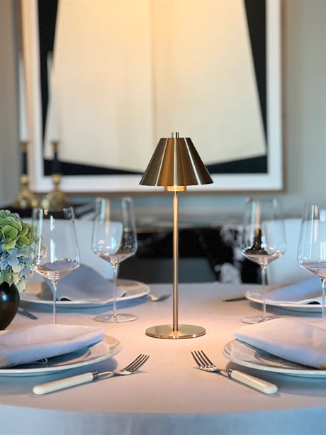 Portabel bordslampa Stockholm mässing LED