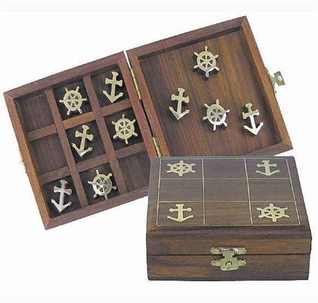 Luffarschack "Tre i Rad" – i trä med mässingsdetaljer 10x10x3,5cm