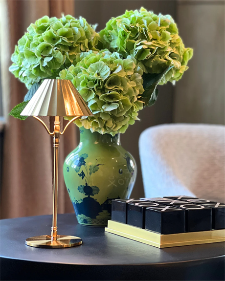 Portabel bordslampa Paris mässing LED