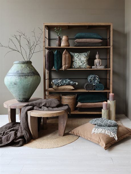 Kruka/urna på stativ grön