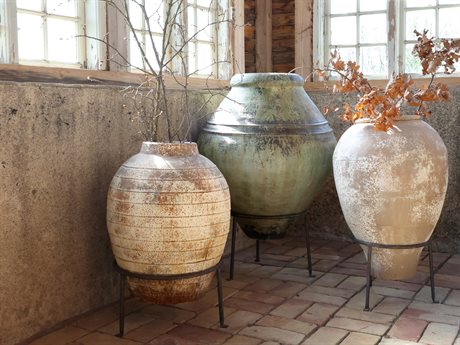 Kruka/urna på stativ natur