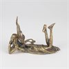 Älva i gjuten metall med antik guldfinish 15x10x10cm