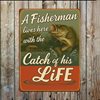 Metallskylt i vintagestil – A Fisherman lives here... 20x25cm