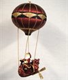 Juldekoration SANTA AIR BALLOON – Tomte i luftballong med hänge 33cm