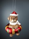 Julkula PUG IN FLOATER – brun mops i en julröd & glittrande livboj 8x6cm