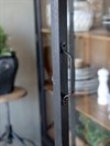 Vitrinskåp antiksvart med glasdörrar